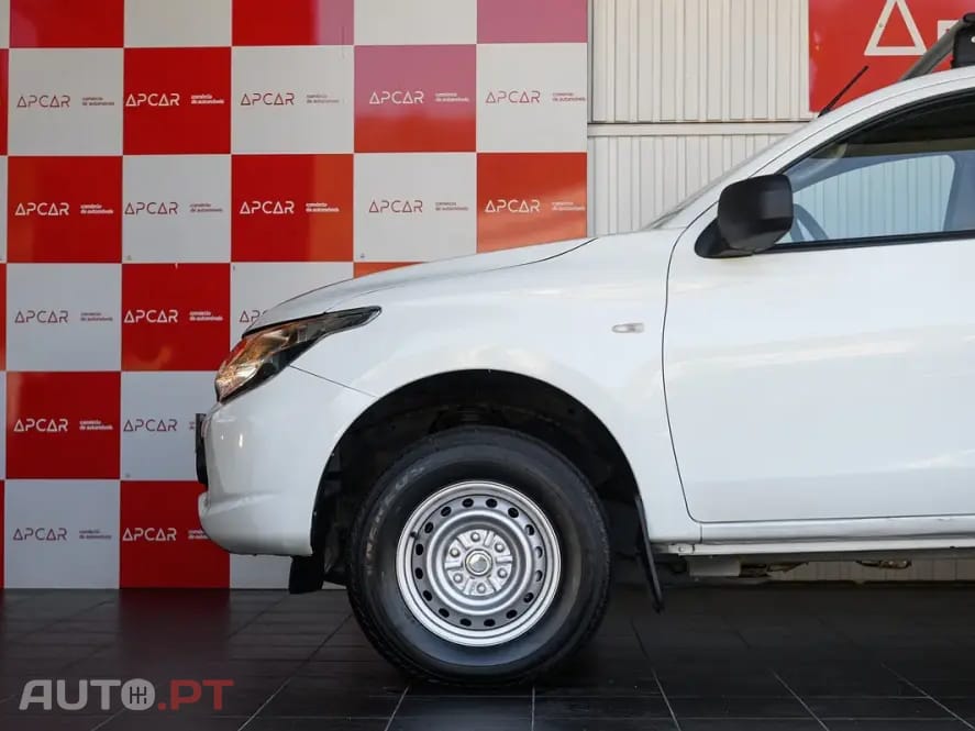 Mitsubishi L200 2.4 DI-D Club Invite Strakar Look 4WD