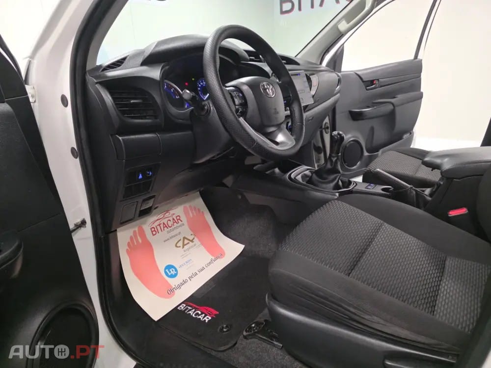 Toyota Hilux 2.4 D-4D 4WD CD CH