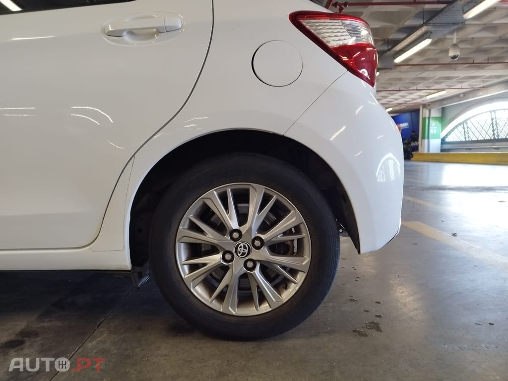 Toyota Yaris 1.5 Hybrid 101 CV
