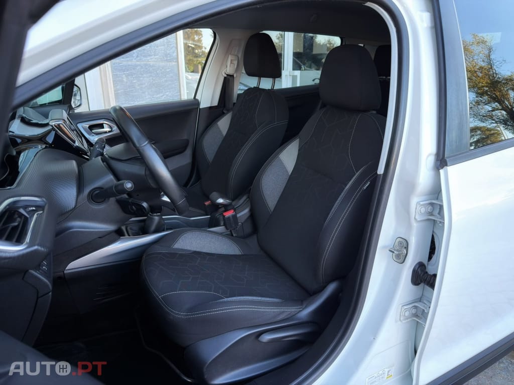 Peugeot 2008 1.2 PureTech Allure