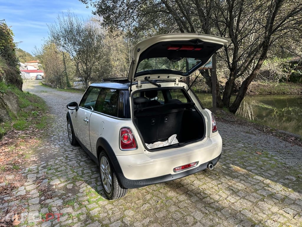 MINI Cooper Cooper D