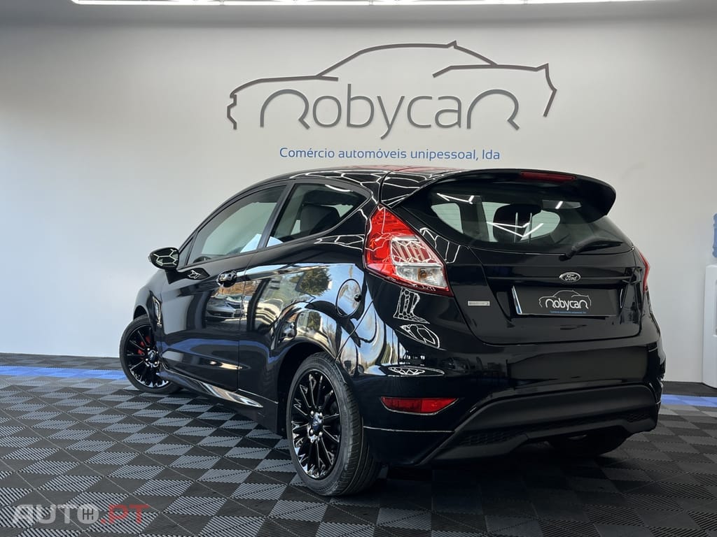 Ford Fiesta 1.0 T EcoBoost STLine Black&RED