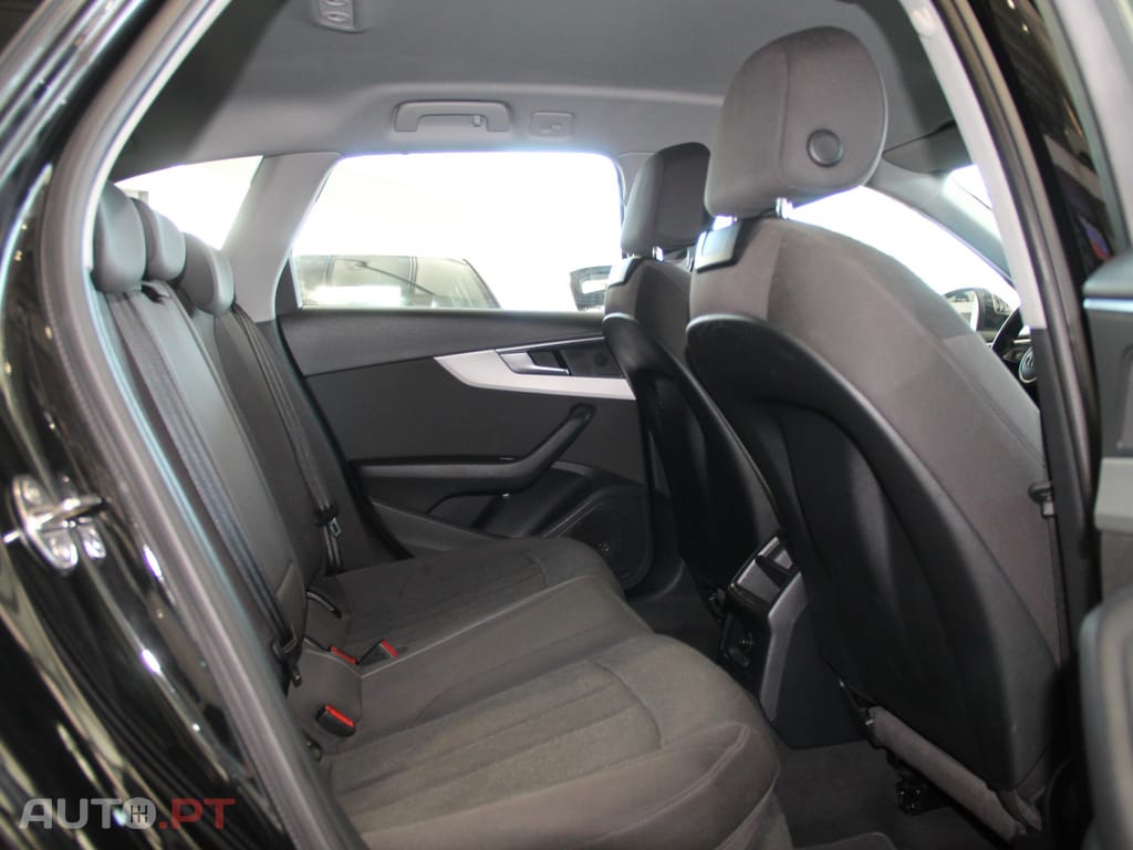 Audi A4 Avant 35 TDI S tronic