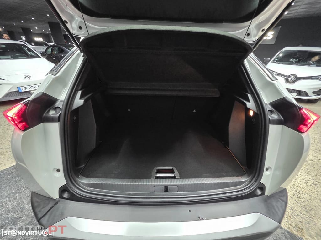 Peugeot E-2008 50 kWh Allure Pack