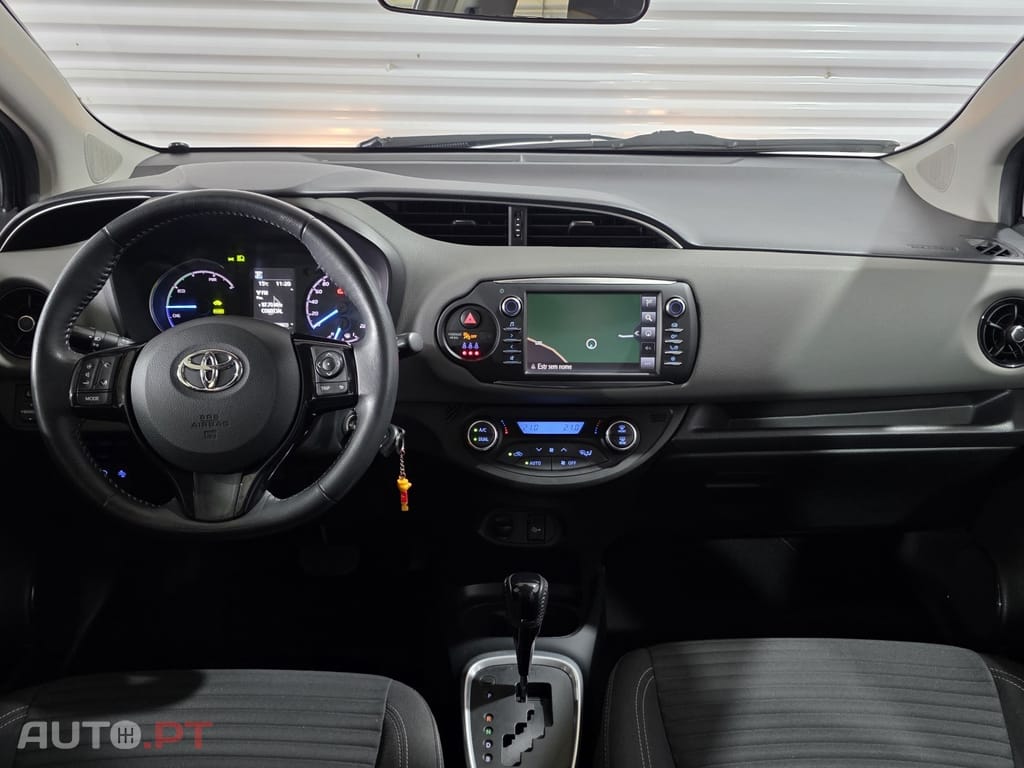 Toyota Yaris 1.5 HSD Comfort +P.Style+P.Techno