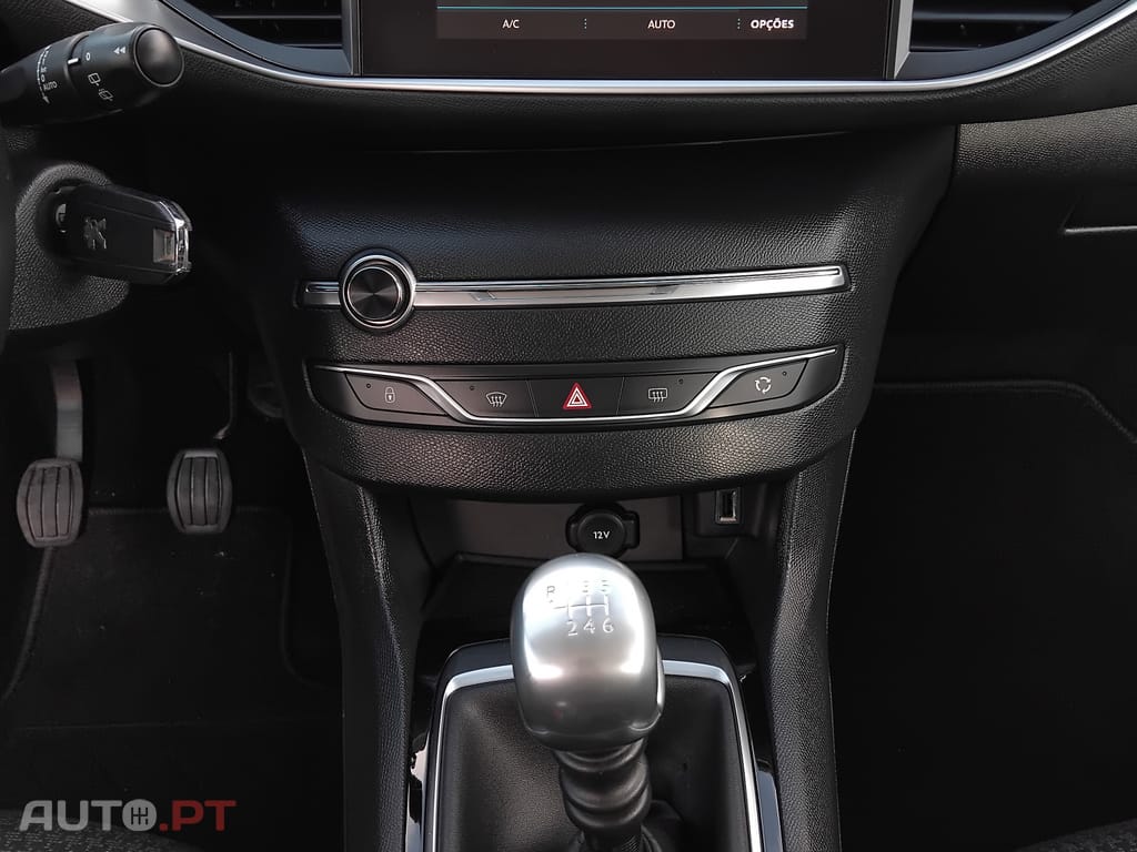 Peugeot 308 II 1.5 BlueHDi Business Line