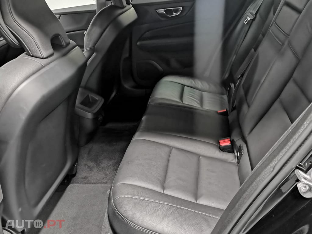 Volvo V60 2.0 B4 Plus Dark Auto