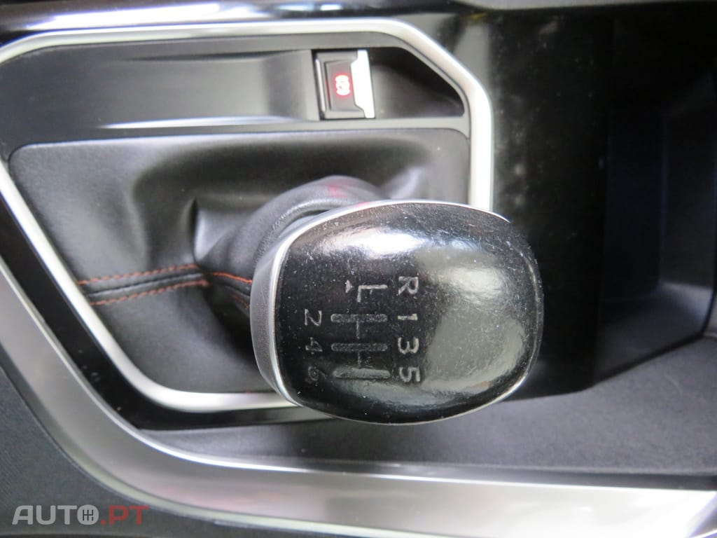 Peugeot 3008 1.5 BlueHDi Active