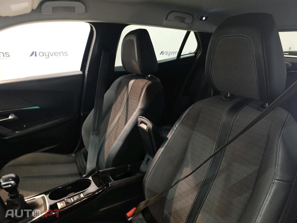 Peugeot 2008 1.2 PureTech Allure