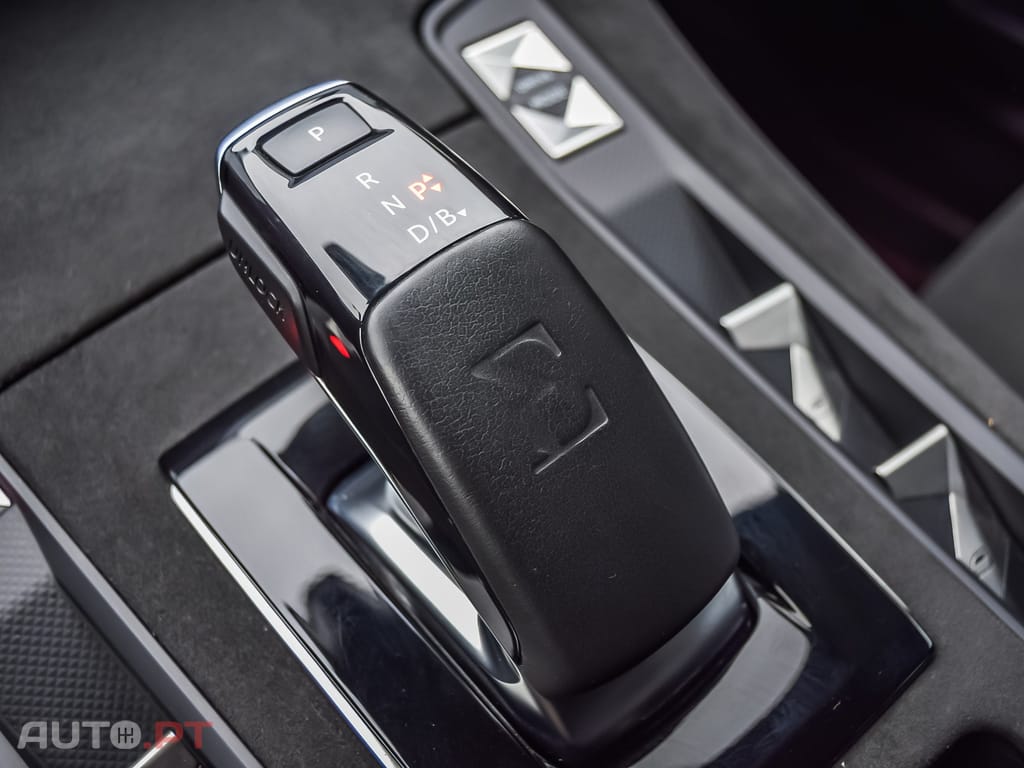 DS DS7 Crossback E-Tense Performance Line+ EAT8