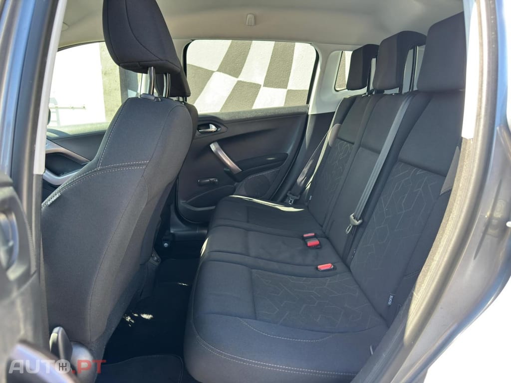 Peugeot 2008 1.2 PureTech Style