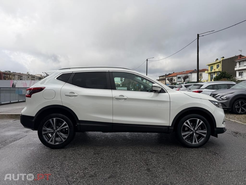 Nissan Qashqai 1.5 dCi N-Connecta J18+Led