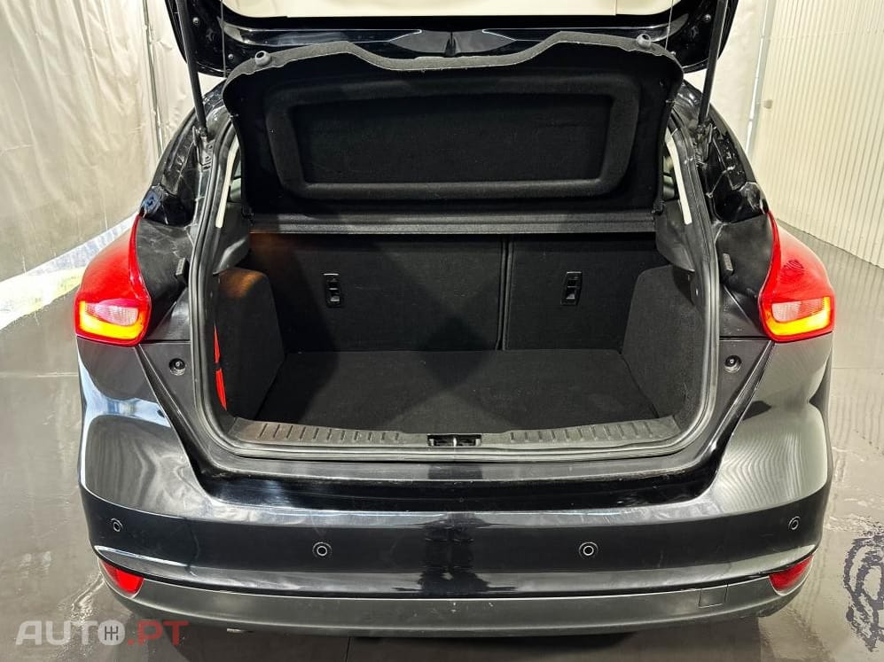 Ford Focus 1.5 EcoBlue S&S Aut. TITANIUM DESIGN