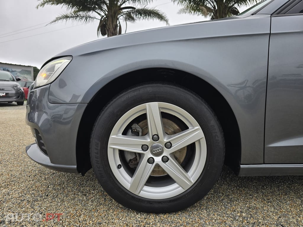 Audi A3 30 TFSI STRONIC