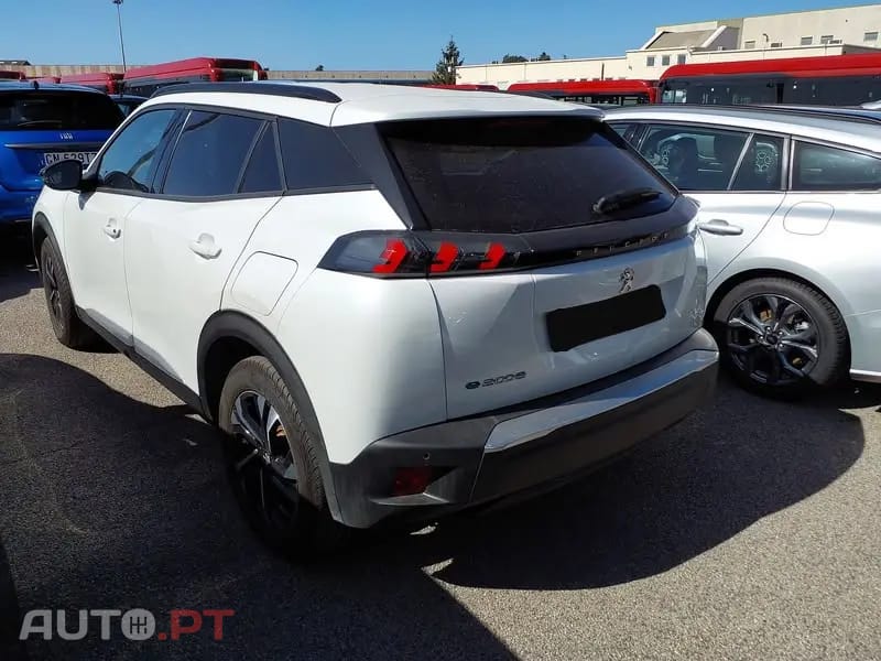 Peugeot E-2008 Allure Pack
