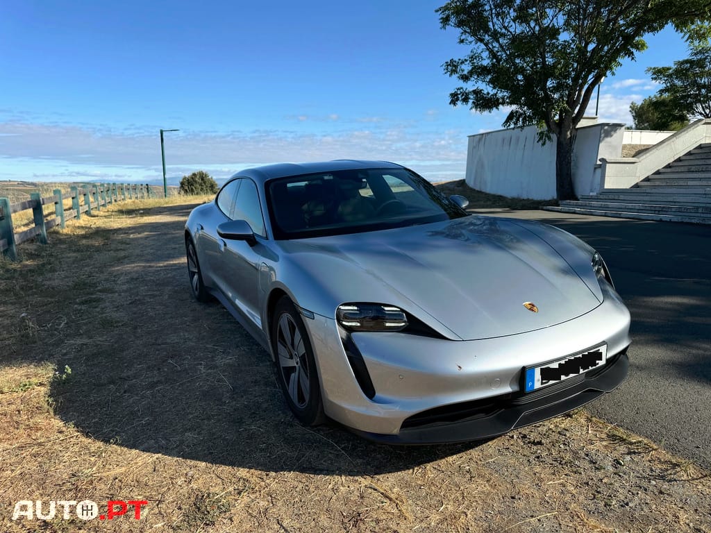 Porsche Taycan 4S