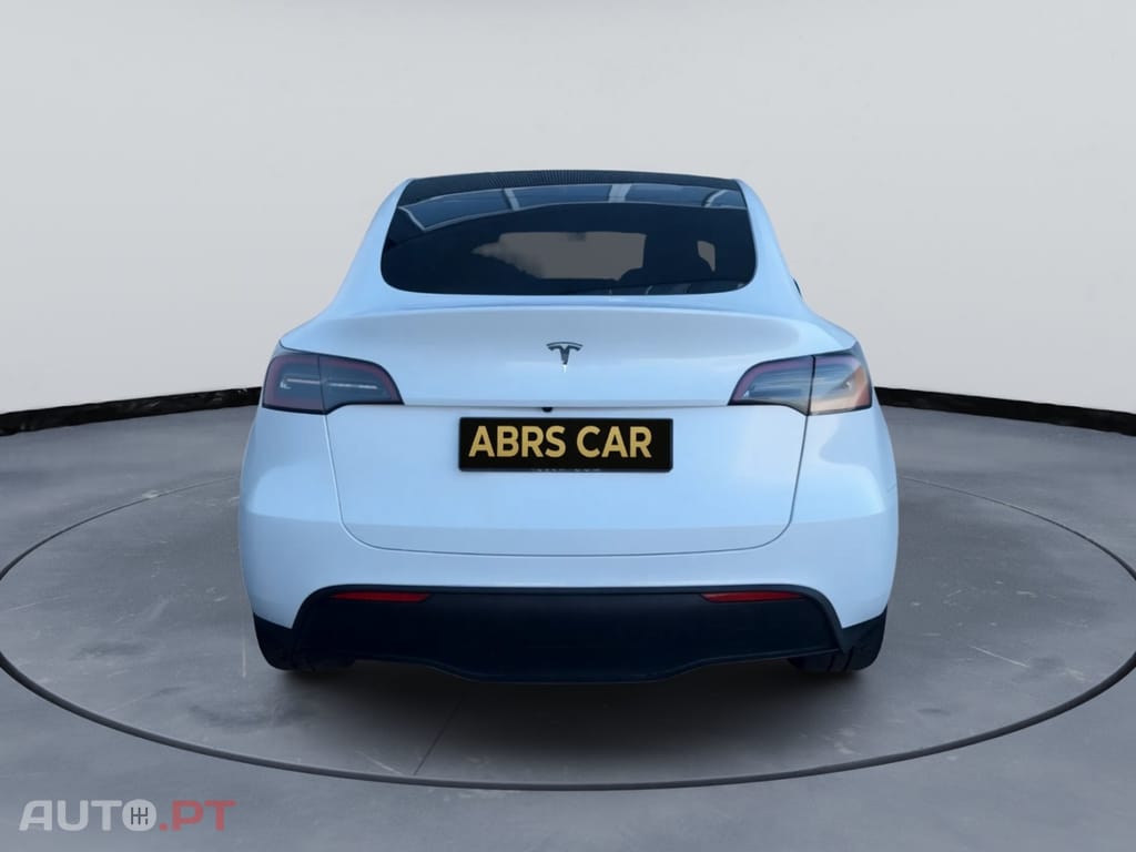 Tesla Model Y RWD