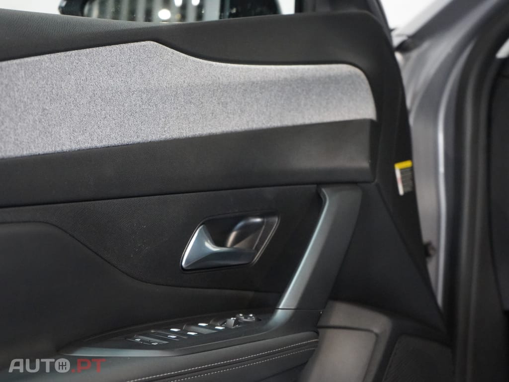 Peugeot 308 1.2 PureTech Allure EAT8