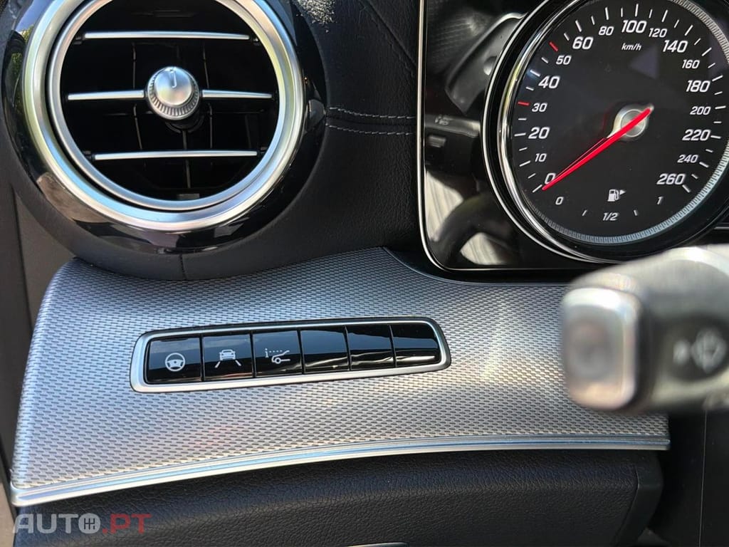 Mercedes-Benz E 300 300 de 9G-TRONIC AMG Line