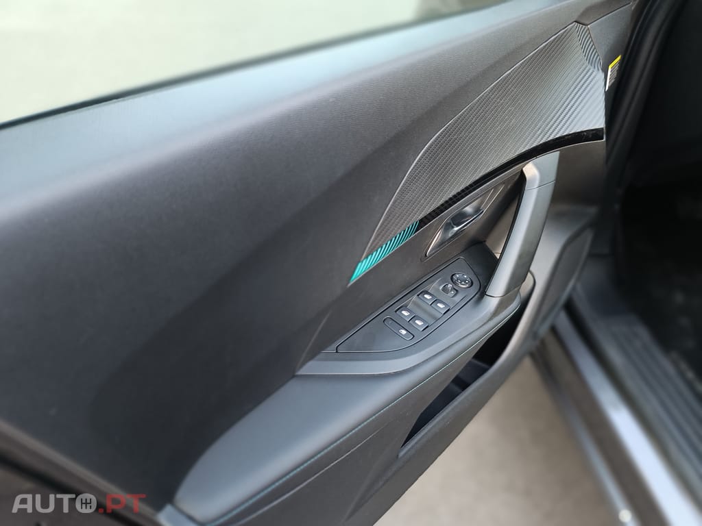 Peugeot 2008 1.2 PureTech Allure Pack EAT8