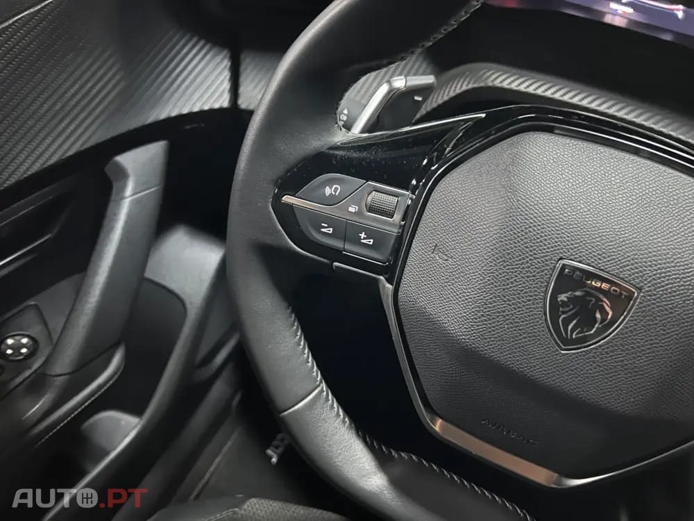 Peugeot 2008 1.2 Hybrid Allure e-DCS6