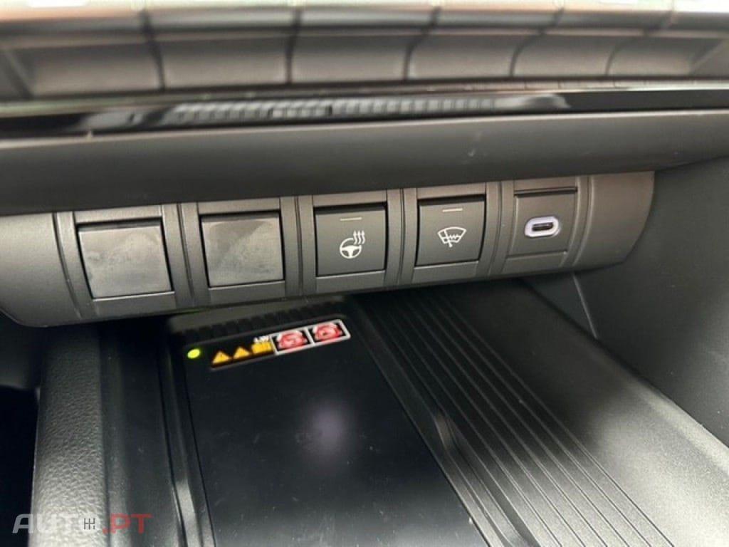 Toyota C-HR I.V.A DEDUTIVEL 1.8 Hybrid Team 