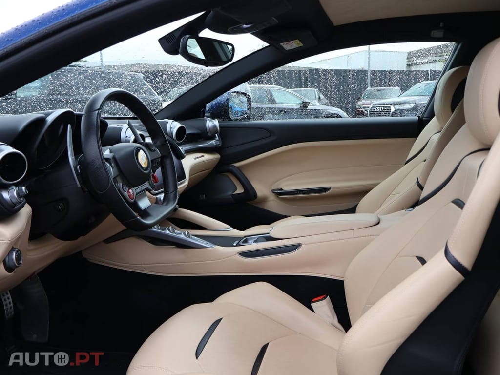 Ferrari GTC4 Lusso V12 4WD Lift