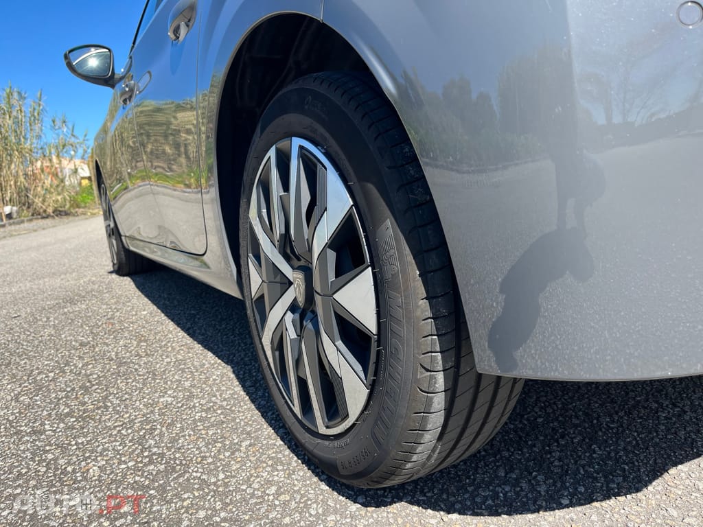 Peugeot 208 1.2 PureTech Like