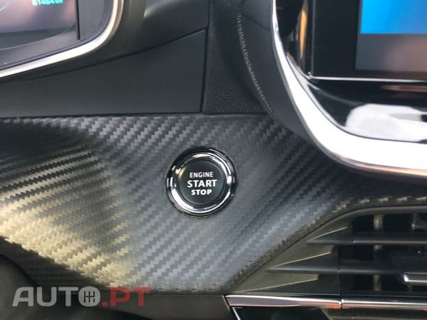 Peugeot E-2008 50 kWh GT