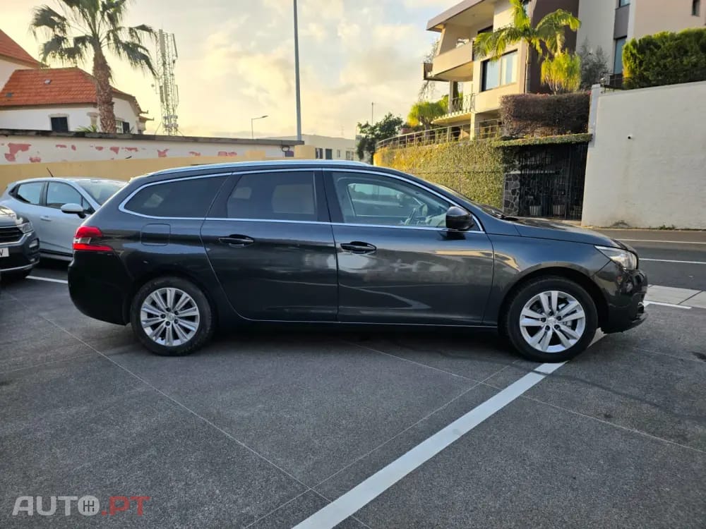 Peugeot 308 1.5 BlueHDi Style EAT8