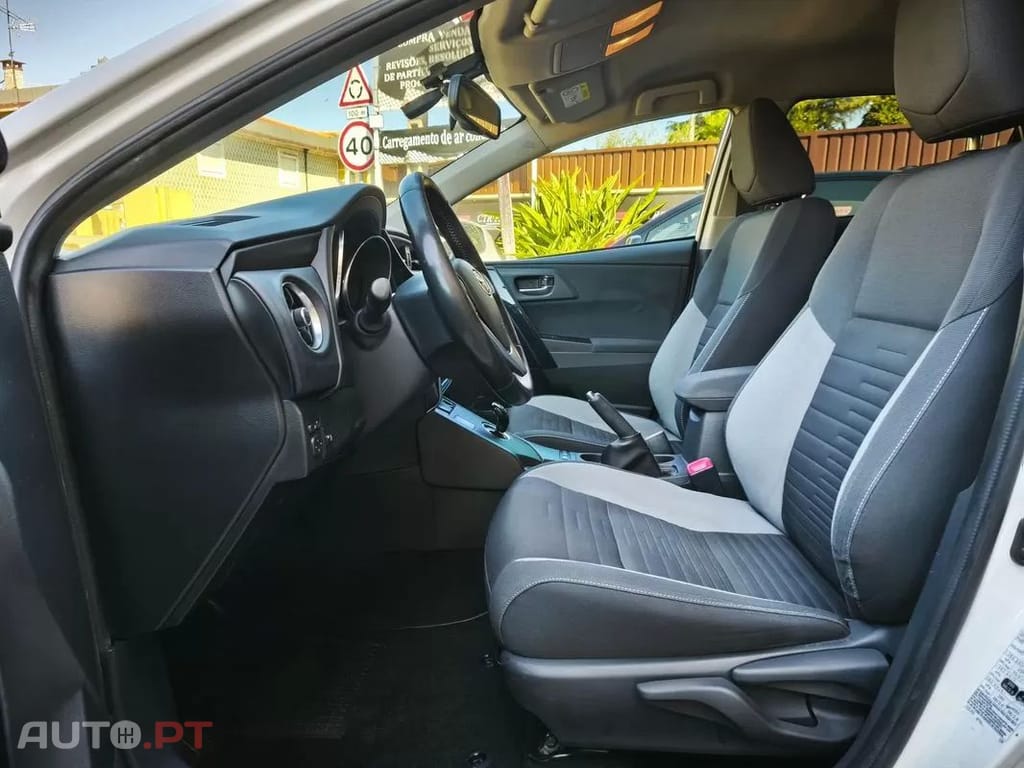 Toyota Auris 1.8 HSD Comfort+J17