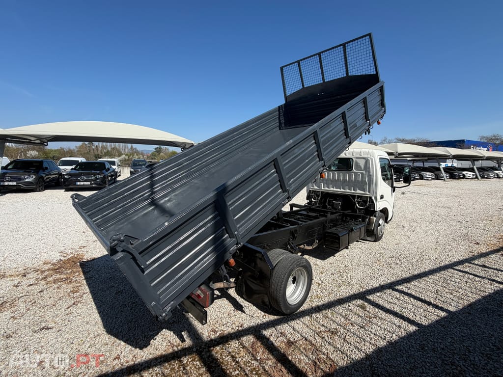 Toyota Dyna M D4-D 3LUG Tri-Basculante Nacional