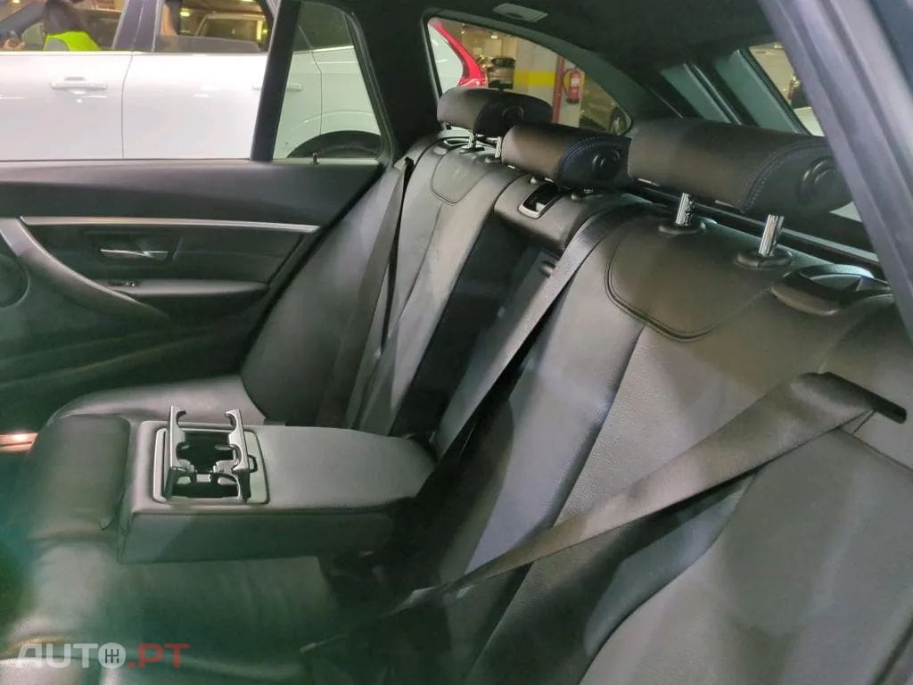 BMW 318 d Touring Ultimate Auto