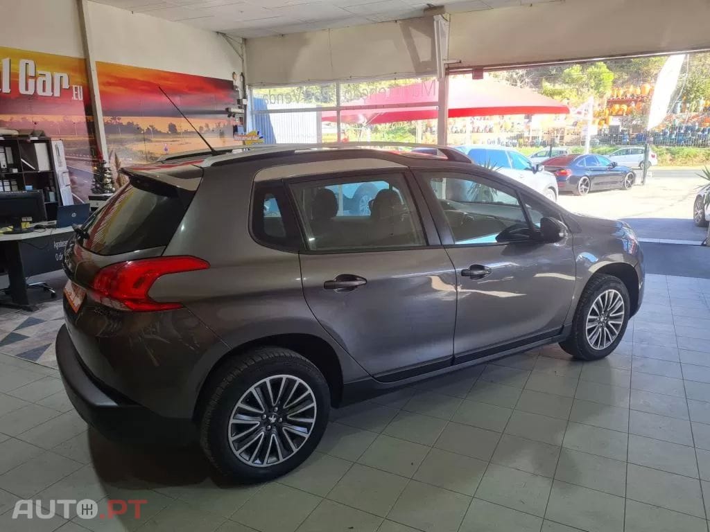 Peugeot 2008 1.2 VTi Active