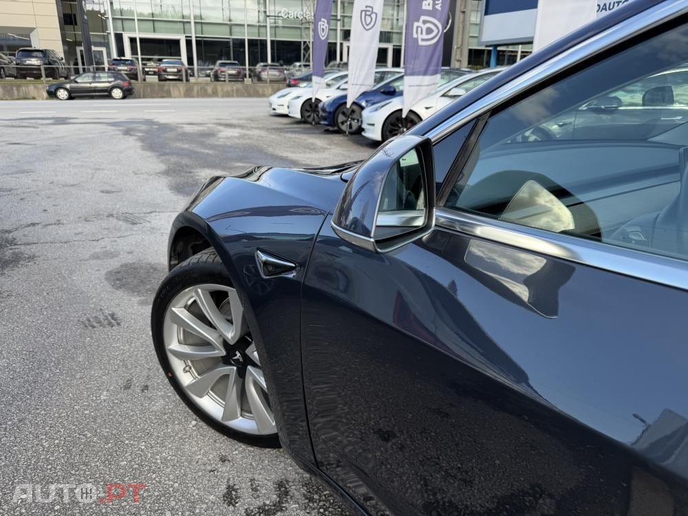 Tesla Model 3 Long-Range Dual Motor AWD