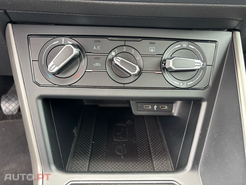 Volkswagen Polo 1.0 Confortline