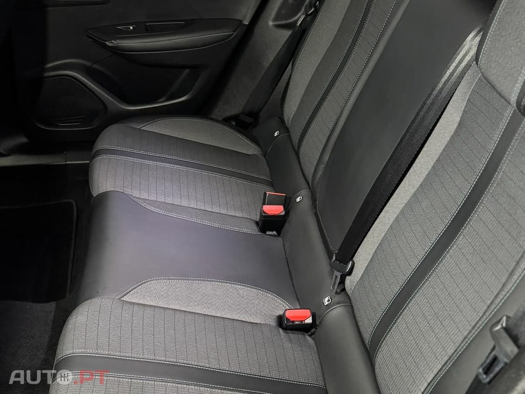 Peugeot 2008 1.5 BlueHDi Allure Pack EAT8