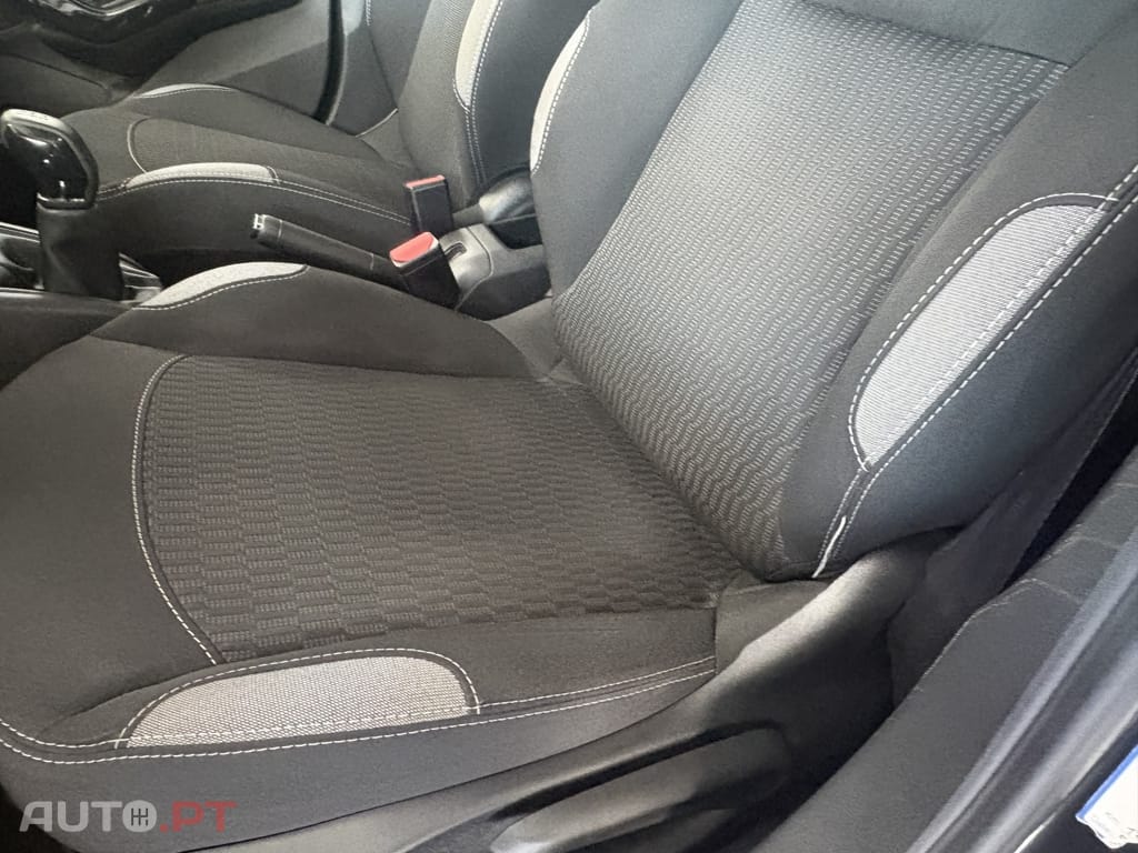 Peugeot 208 1.2 PureTech Signature
