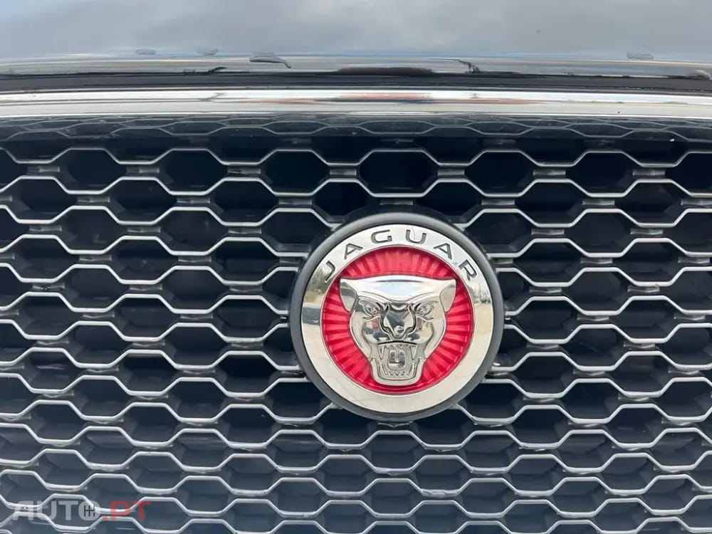 Jaguar XE 2.0 D Prestige