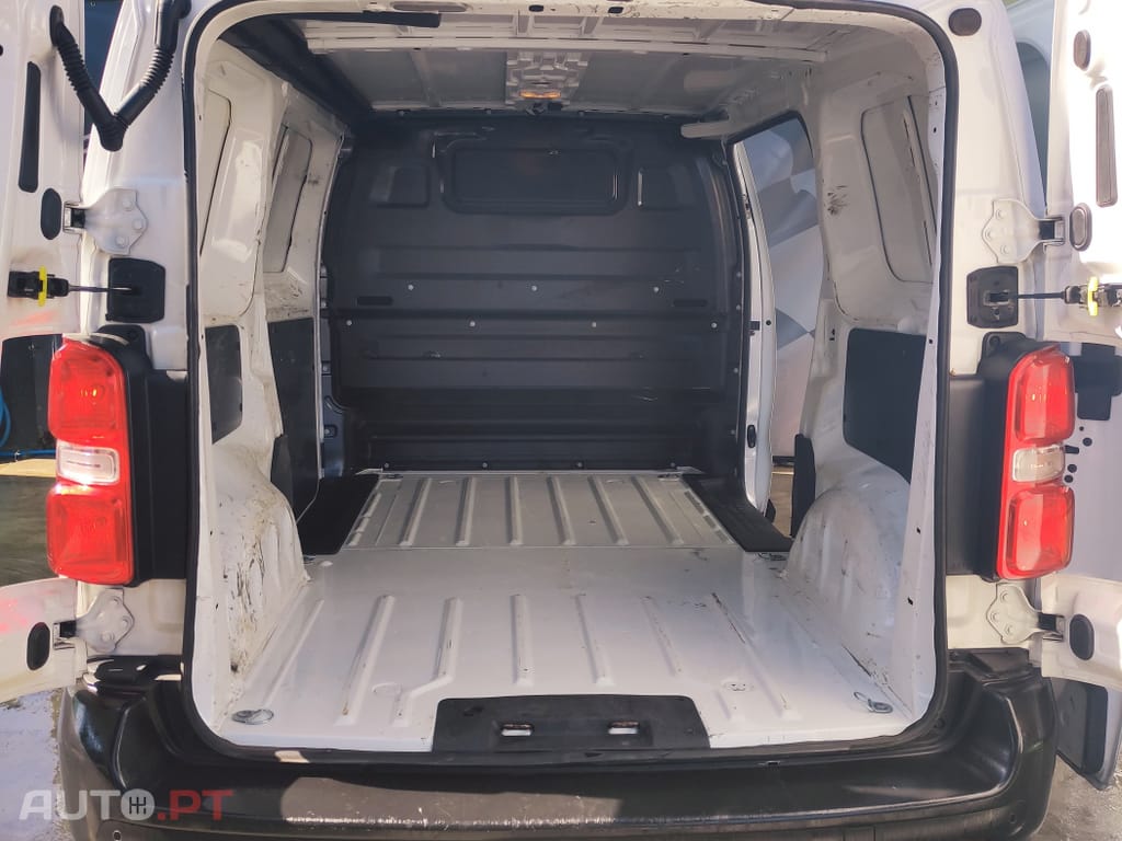 Peugeot Expert 1.5 BlueHDi L2H1 Premium Standard