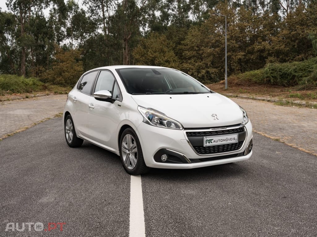 Peugeot 208 1.2 PureTech Signature