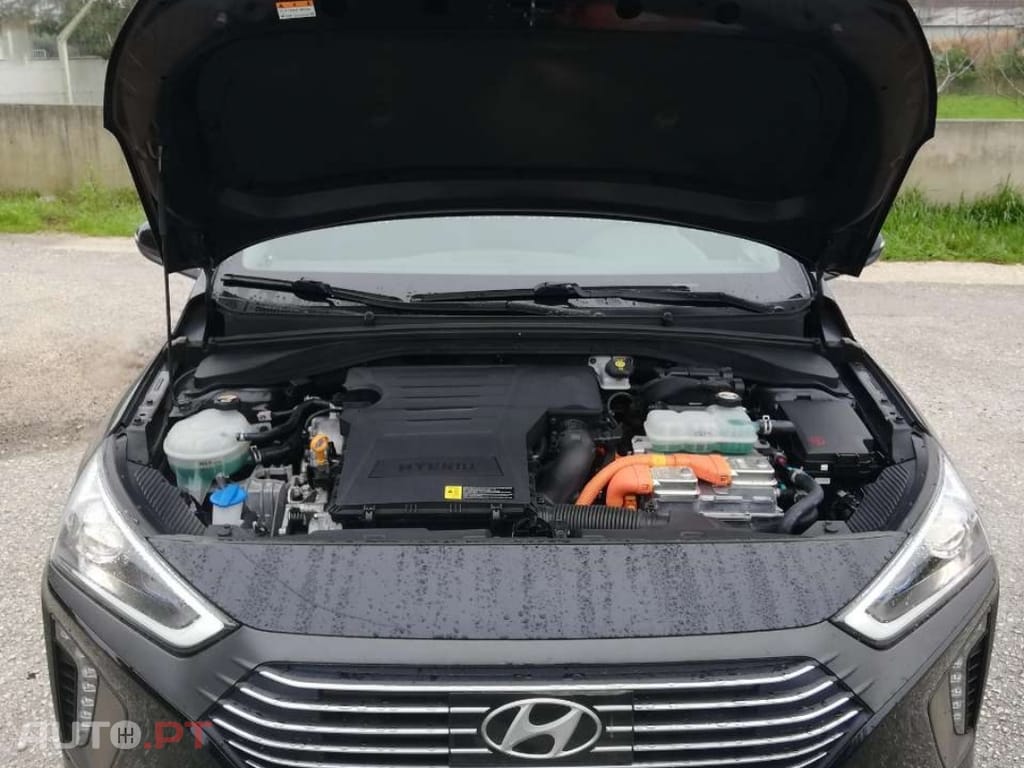 Hyundai Ioniq 1.6 GDI Hybrid Tech