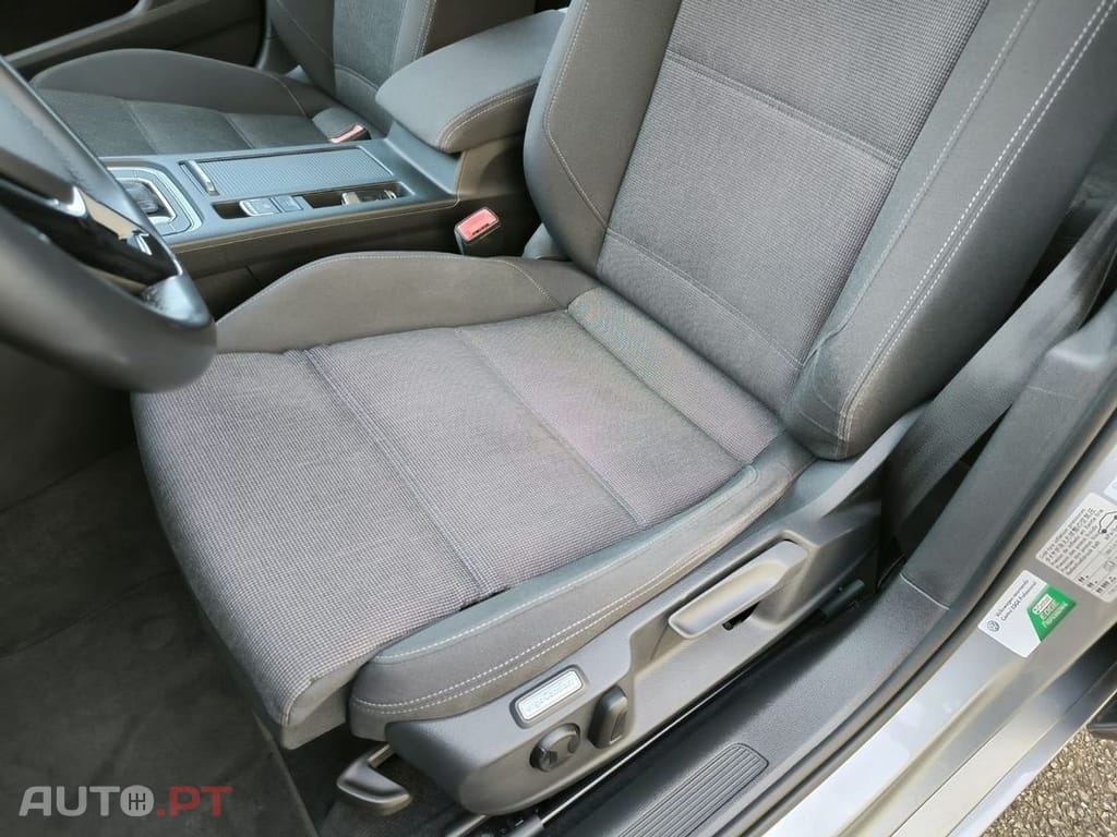 Volkswagen Passat 2.0 TDI Business P.DSG