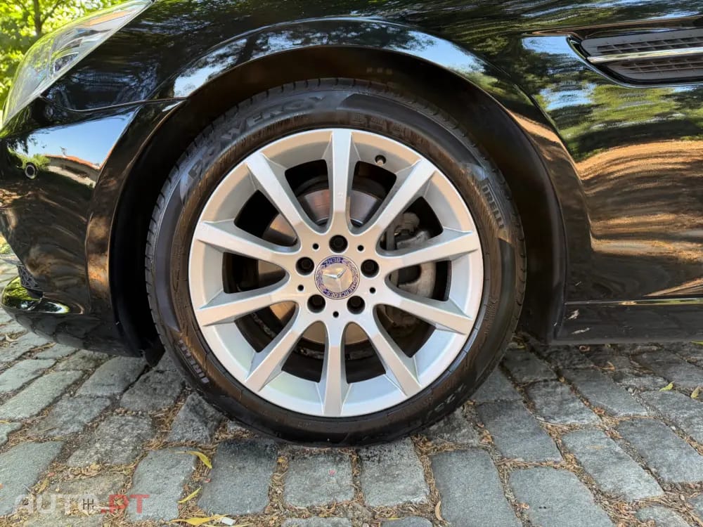 Mercedes-Benz SLK 200 Outro
