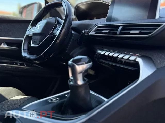 Peugeot 3008 1.5 BlueHDi Allure