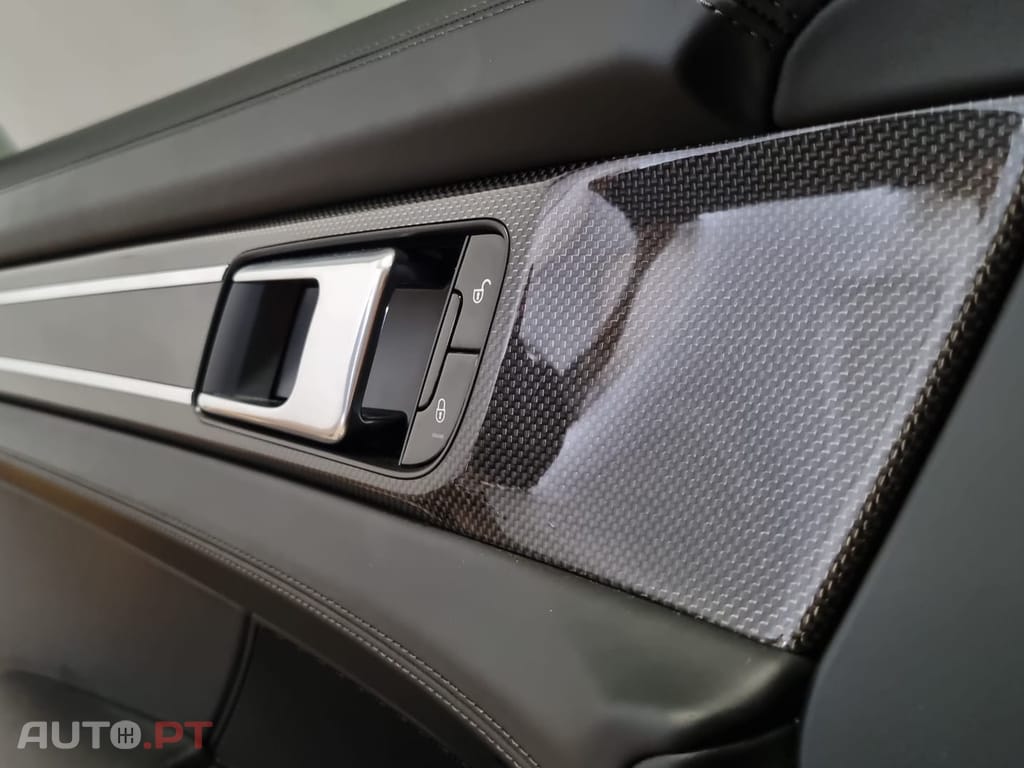 Porsche Panamera 4 E-Hybrid Platinum Edition