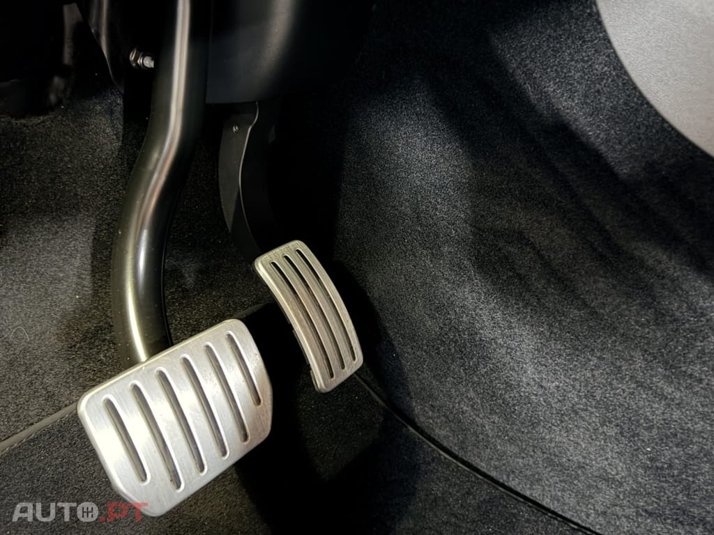 Tesla Model Y Performance Tração Integral
