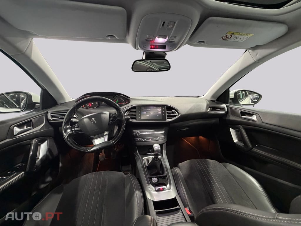 Peugeot 308 1.2  Feline