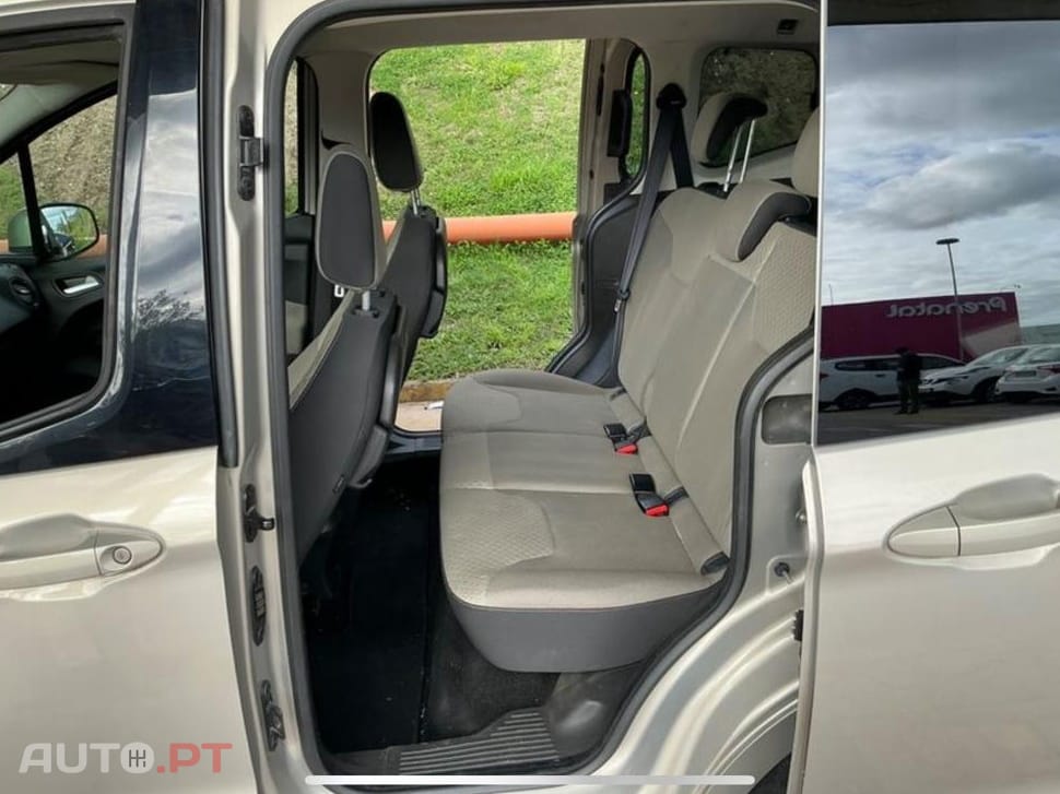 Ford Tourneo 1.0 EcoBoost Titanium