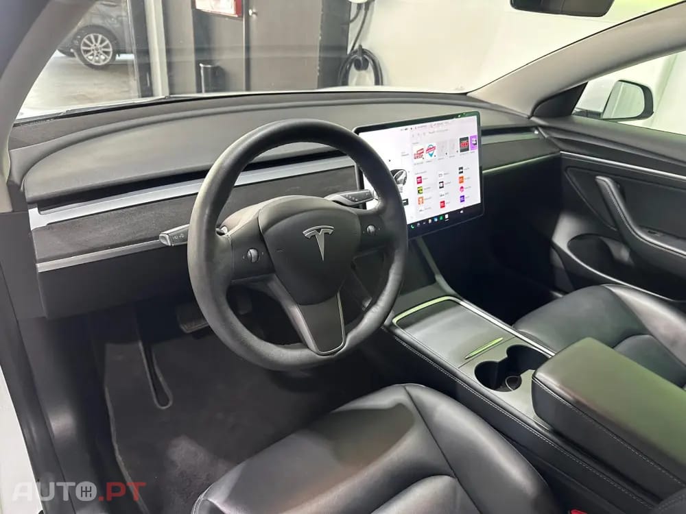 Tesla Model 3 Standard Range Plus RWD